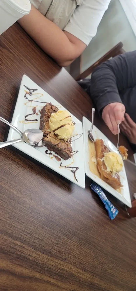 Brownie and Apple Cobbler